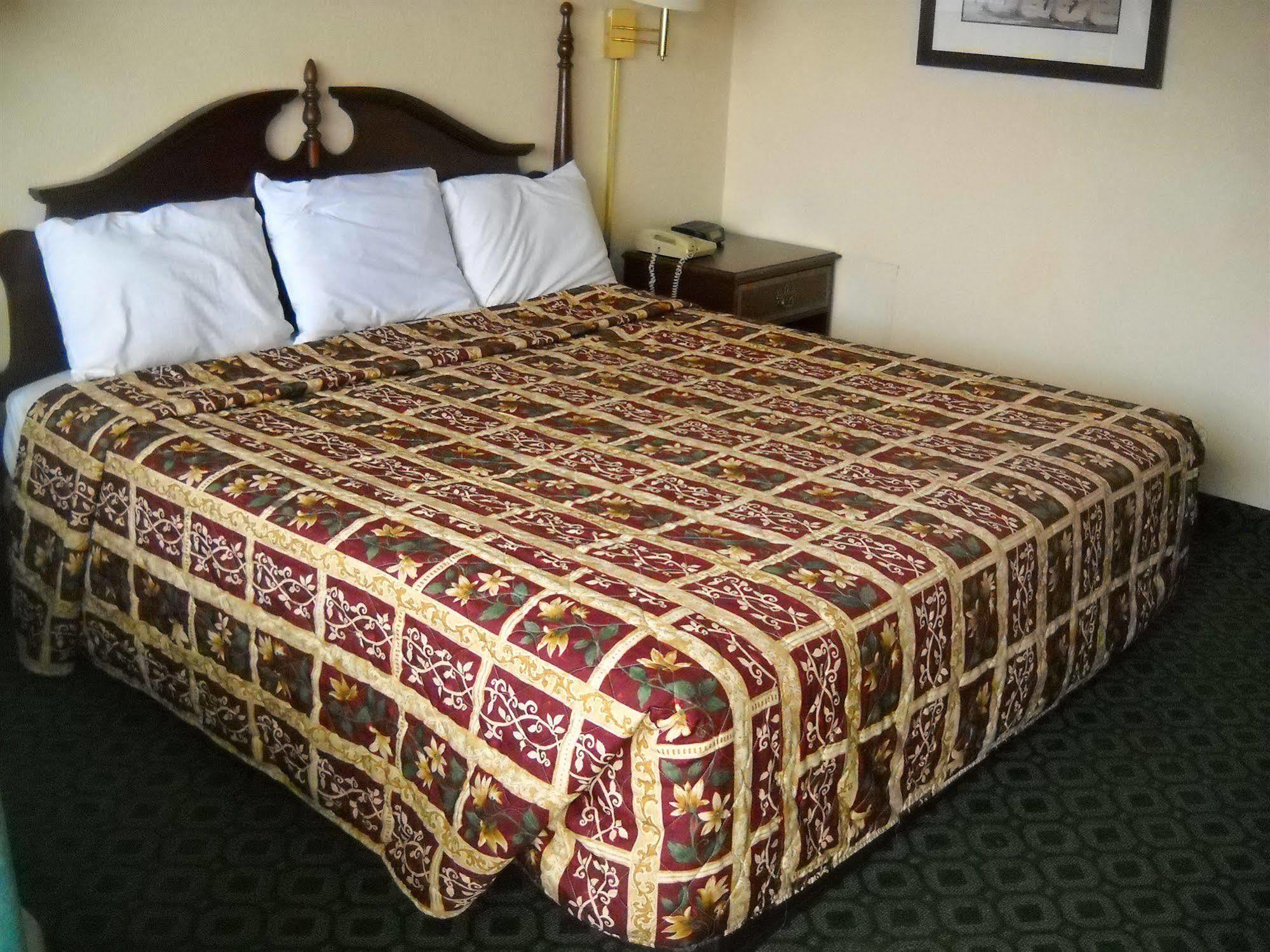 Red Carpet Inn & Suites Атлантик Сити Номер фото