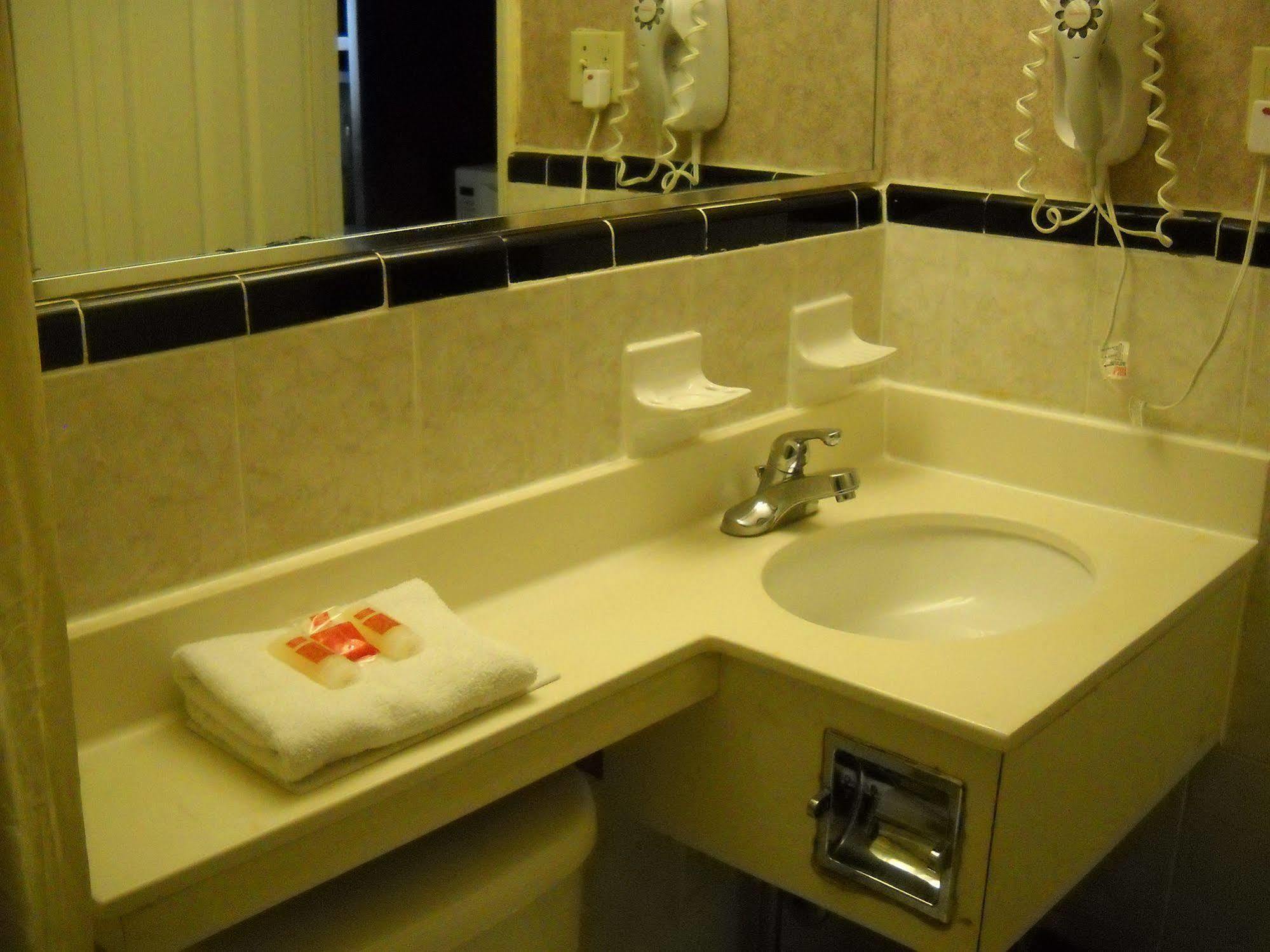Red Carpet Inn & Suites Атлантик Сити Экстерьер фото