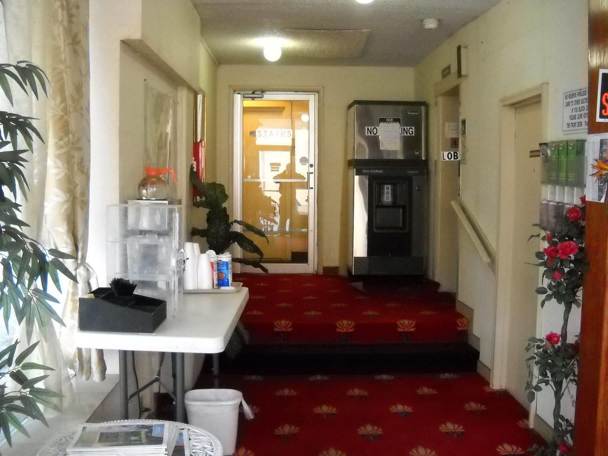 Red Carpet Inn & Suites Атлантик Сити Экстерьер фото